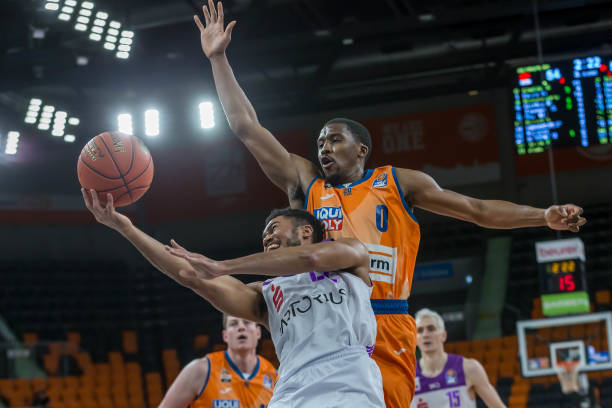 球队通过引 球队通过引